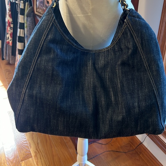 CHANEL DENIM TOTE - Picture 5 of 16